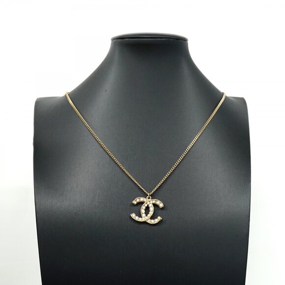 CHANEL Gold Pearl Logo Necklace - Picture 5 of 6